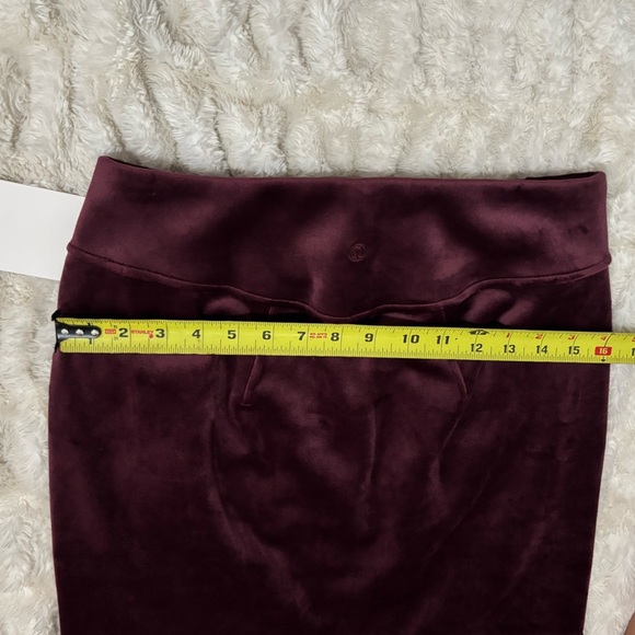 NWT LULULEMON ATHLETICA Women’s Scuba HR Velvet Mini Skirt - Picture 12 of 14